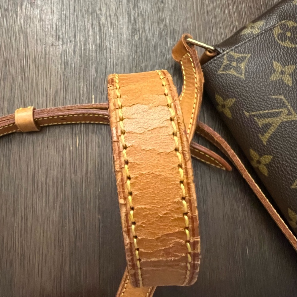 Authentic Louis Vuitton Musette Monogram Shoulder Bag! Vintage! EUC! - Picture 12 of 16